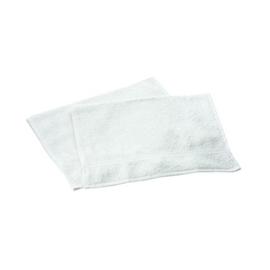 Белые махровые полотенца